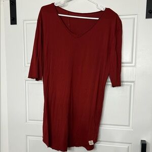 One Golden Thread Tree V Neck Medium